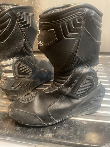 Black motorcycle boots - black, 9